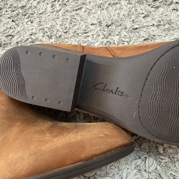 Clark’s Women’s Leather Adreena Brown Ankle Boots - Picture 3 of 4